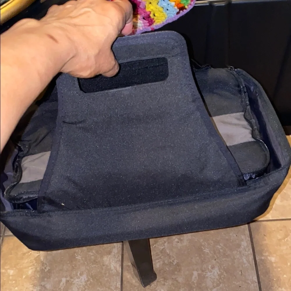 BX6 Pyrex Dark Blue and Gray Insulated Carrier
